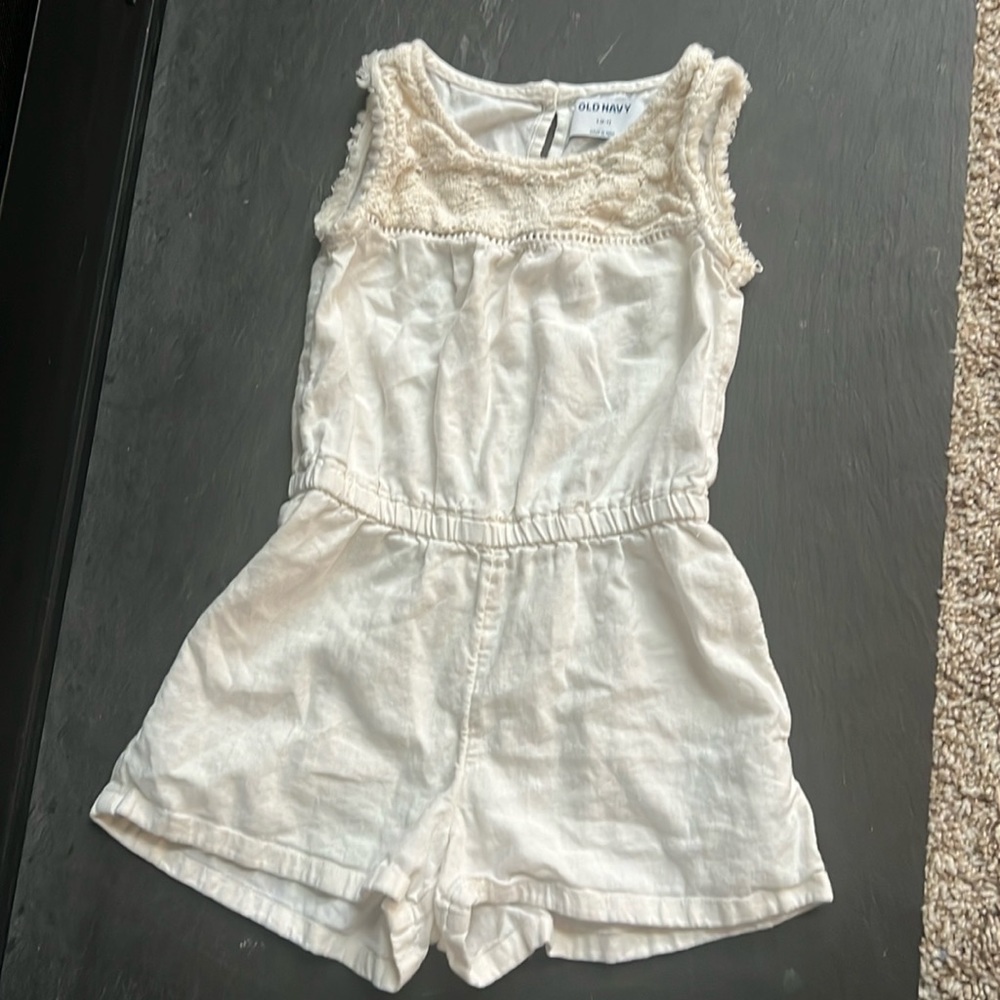 Old navy small 6/7 cream boho romper with elastic waist